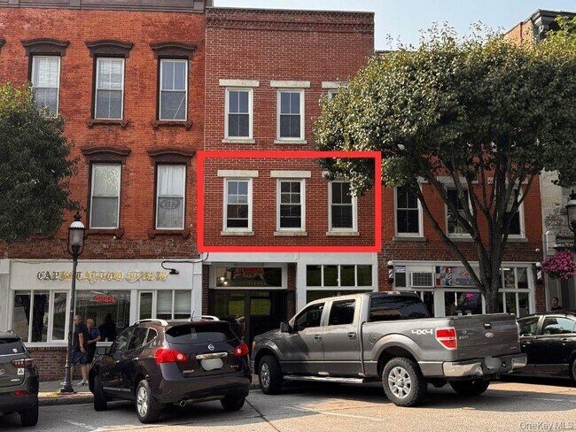 Building Photo - 175 Main St