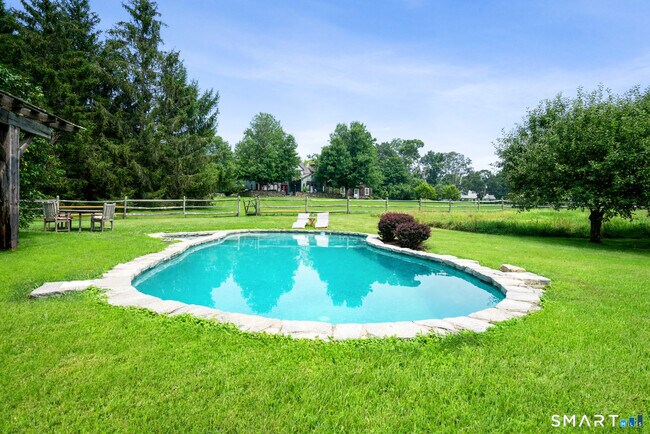 Building Photo - 35 Northrop St