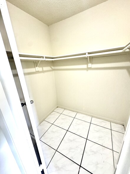 Building Photo - 7126 SW 22nd St