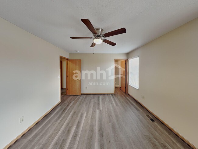 Building Photo - 2245 Yagger Bay Dr