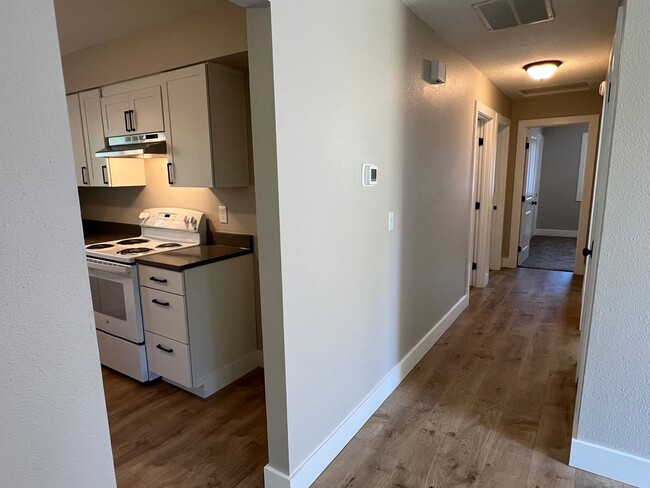 Building Photo - Remodeled 3 Bedroom in Gresham