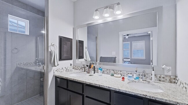 Building Photo - 223 Claremont Ave