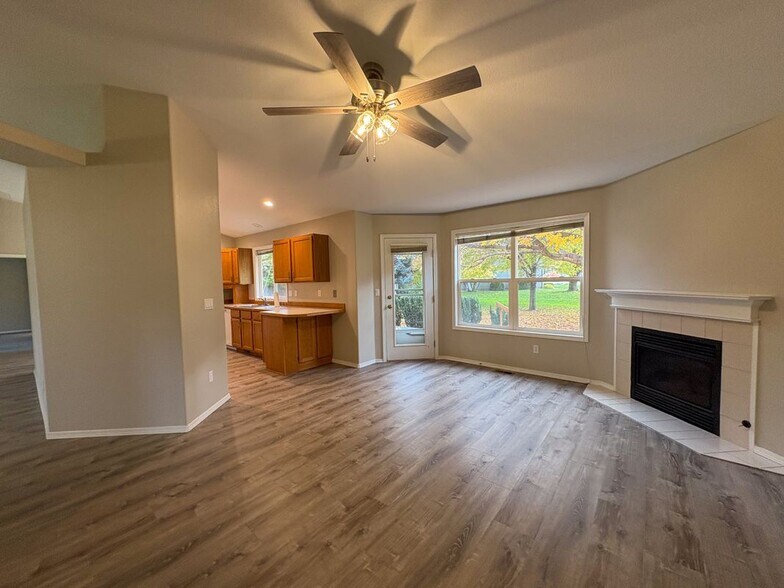 Building Photo - 3305 Kaden Ln