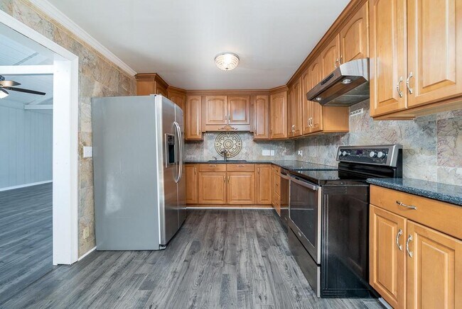 Building Photo - 4079 Dunnington Dr
