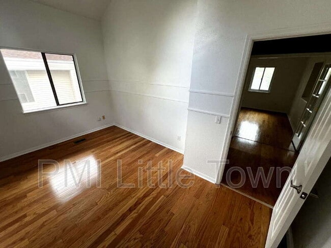 Building Photo - 10772 W Berry Ave