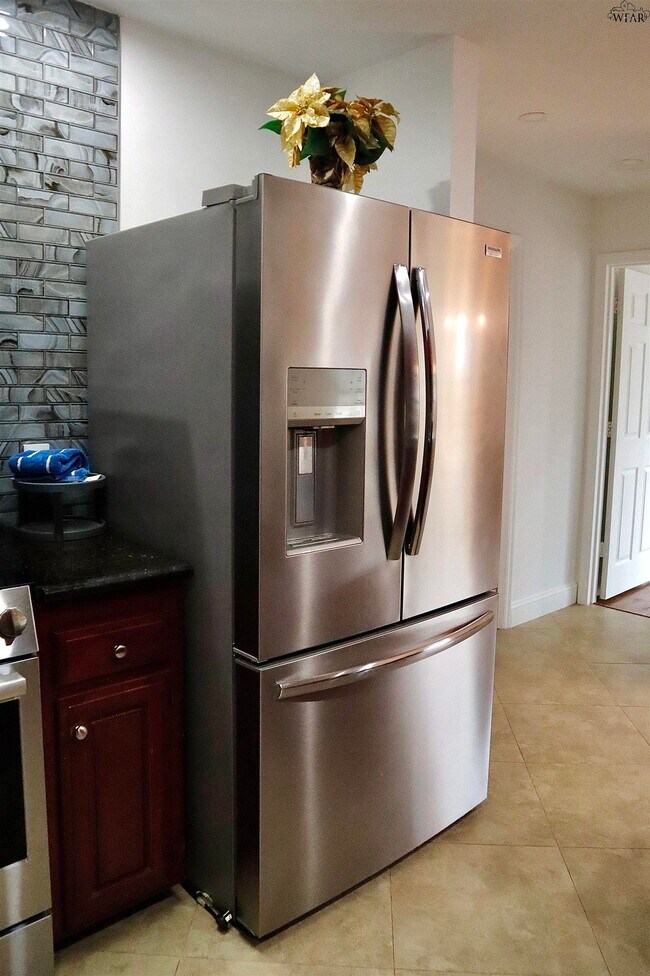 Building Photo - 19 Pilot Point Dr