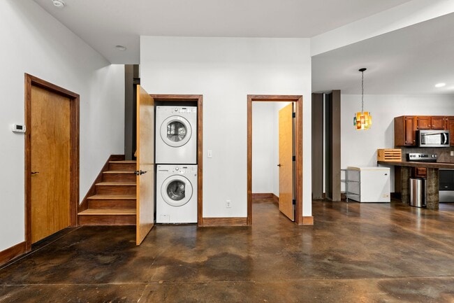 Building Photo - West Asheville Oasis