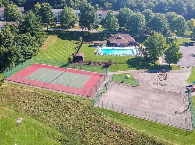 Building Photo - 8005 Revere Plz