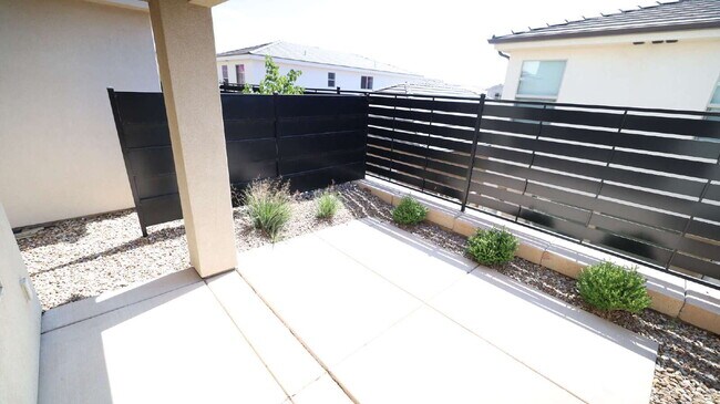 Building Photo - Beautiful 4-Bed, 2.5-Bath Home in Scenic Washington, UT Near Sand Hollow