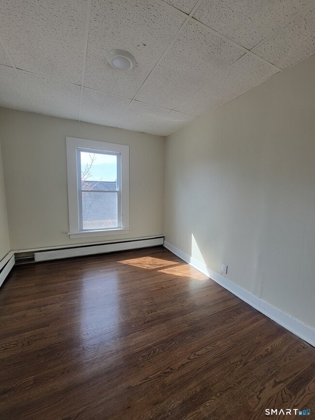 Building Photo - 260 Summit St