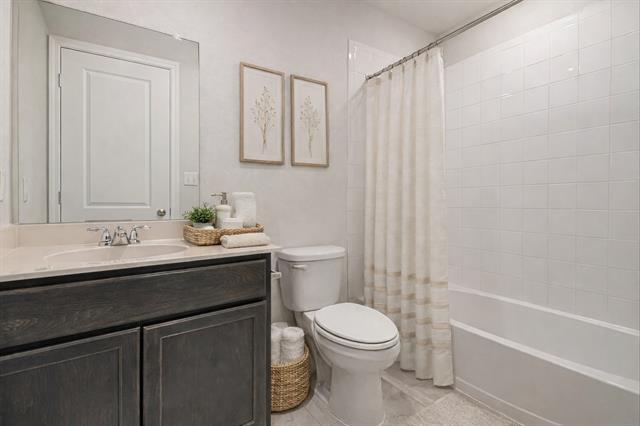 Building Photo - 914 Decker Dr