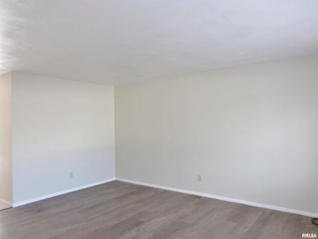 Building Photo - 4724 W Merol Ct