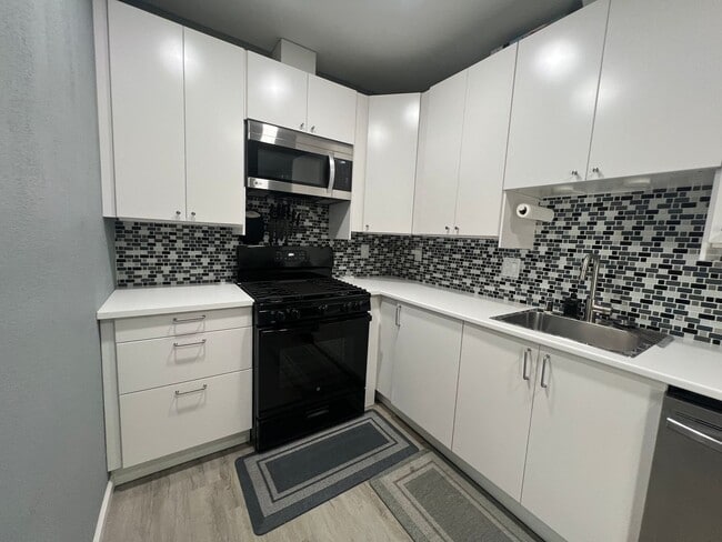 Building Photo - Brand New 1 bed, 1 Ba in-law Unit in San J...