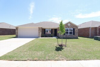 Building Photo - Recently Built Home with Pond View! 4 Bed 2 Bath Broken Arrow