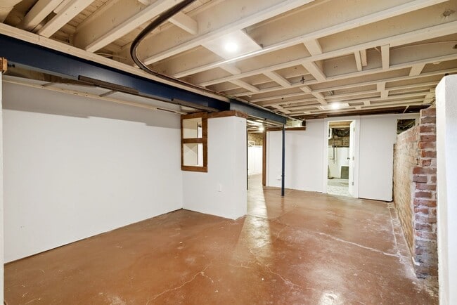 Building Photo - Charming Historic Home in Mayfair Neighborhood