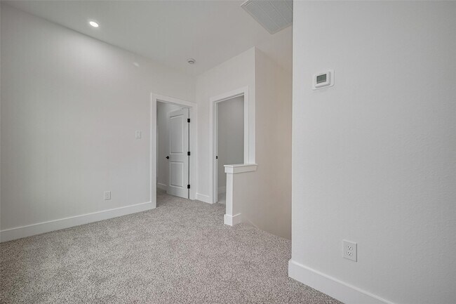 Building Photo - 7546 Charlie St