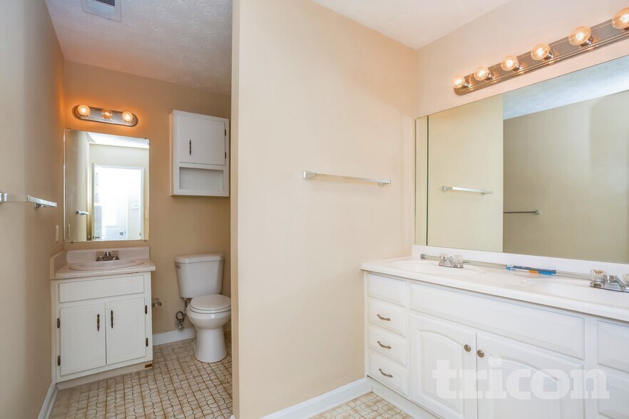 Building Photo - 1631 Quail Run SW