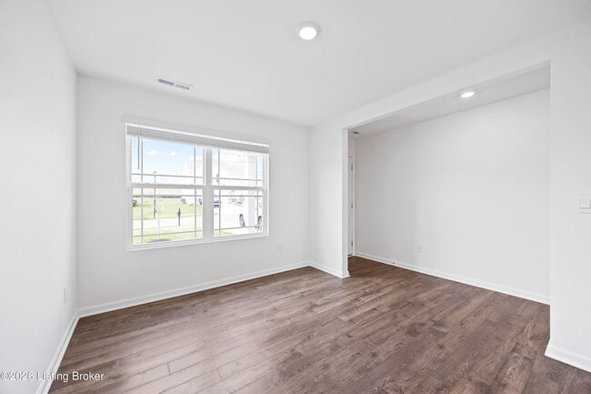 Building Photo - 284 Zelcova Dr