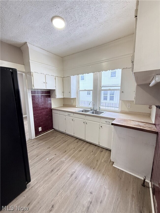 Building Photo - 1253 California Ave