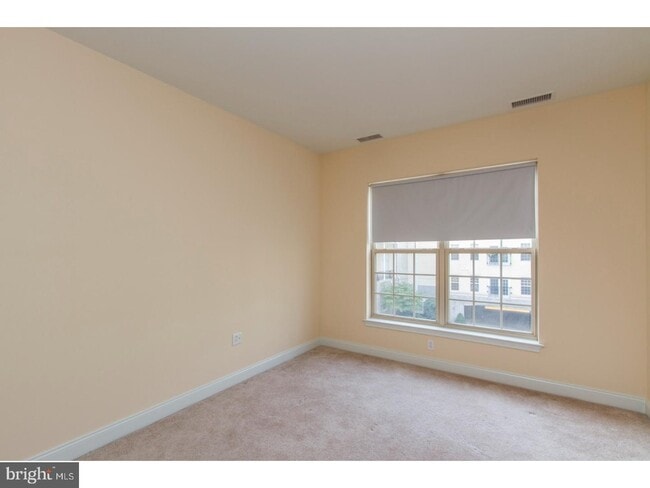 Building Photo - 500 Admirals Way