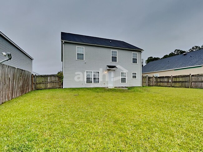 Building Photo - 3026 Crusades St