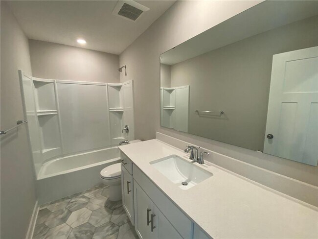 Building Photo - 190 Jean Avenue