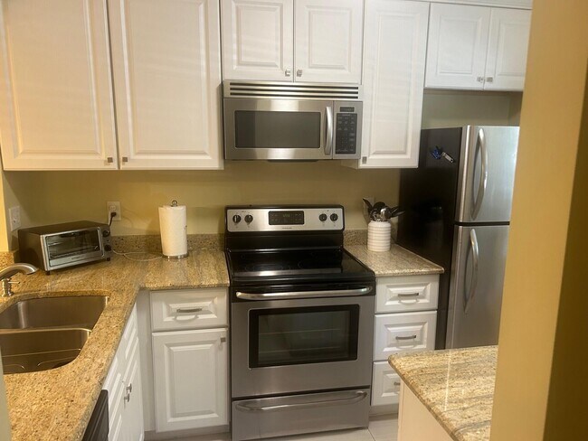 Building Photo - 207 Tropic Isle Dr