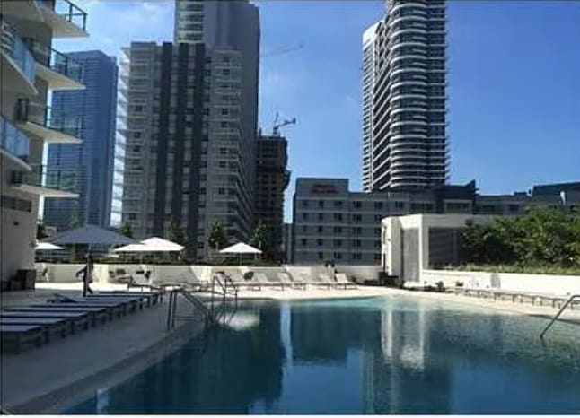 Building Photo - 1100 S miami Ave