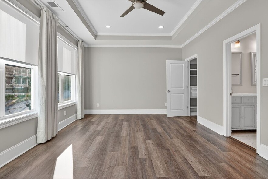 Building Photo - 166 Vanira Ave SE