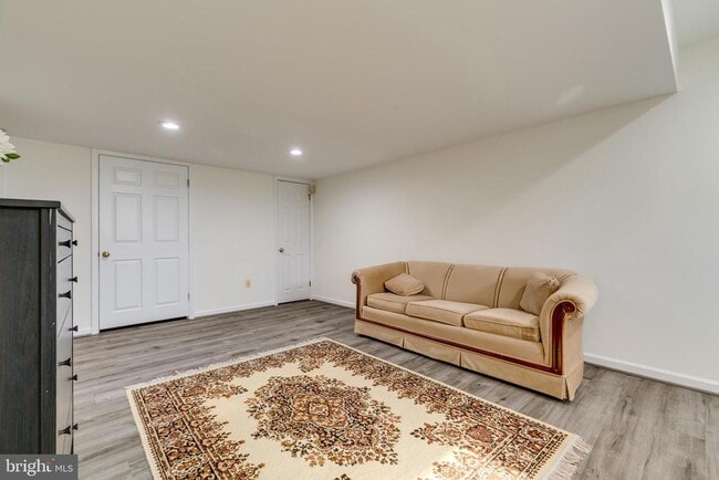 Building Photo - 12400 Bennett Rd