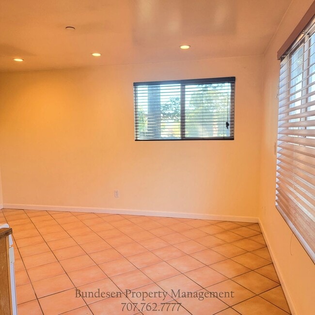 Building Photo - 4381 Bodega Ave