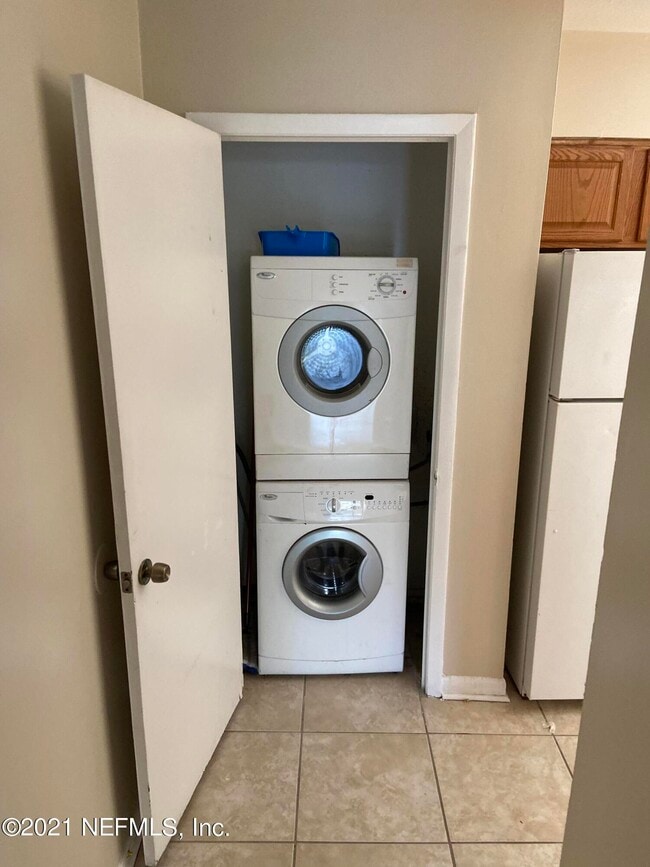 Building Photo - 1950 Paine Ave