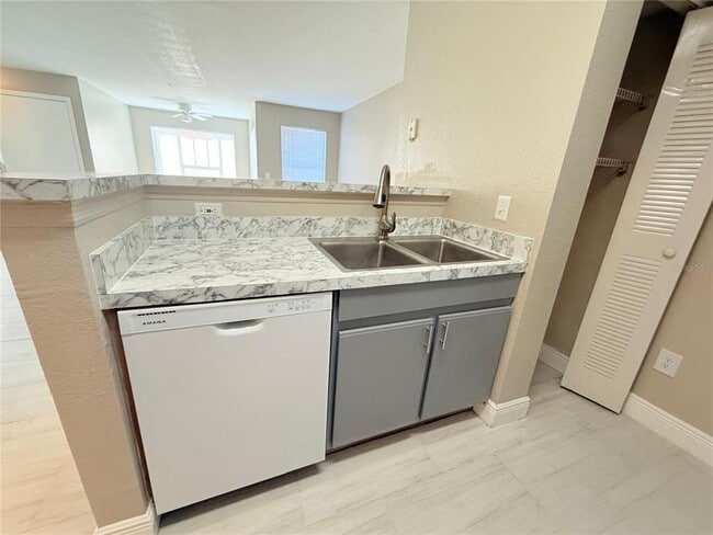 Building Photo - 2214 Grand Cayman Ct