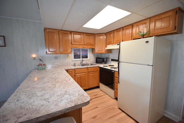 Kitchen - 721 142nd St