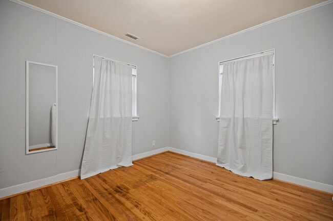 Building Photo - 908 N 38th St