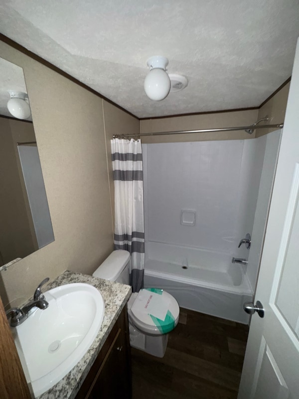 Building Photo - 497 Westover Dr
