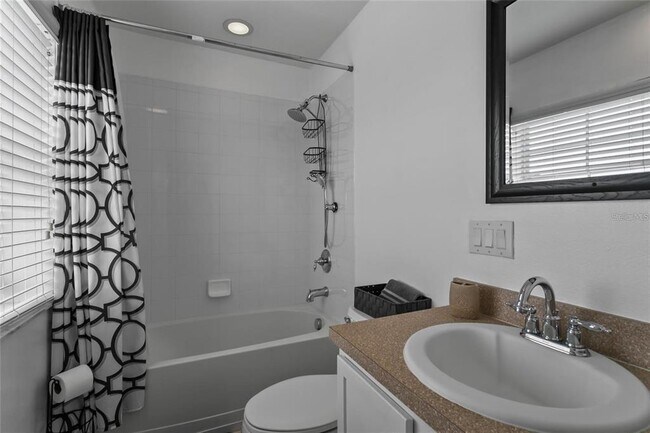 Building Photo - 913 Dorset Pl