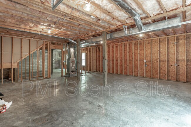 Building Photo - 343 Pine St