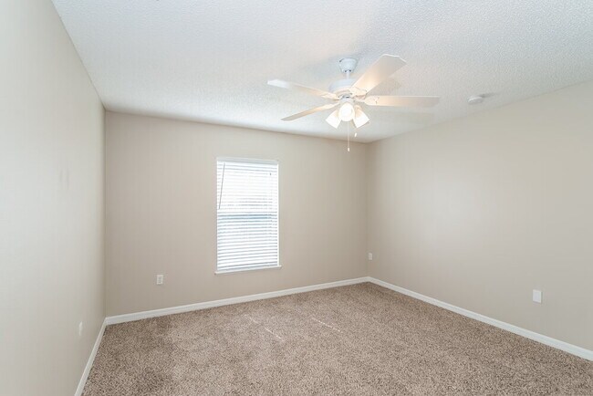 Building Photo - 3017 Sunset Ridge Dr