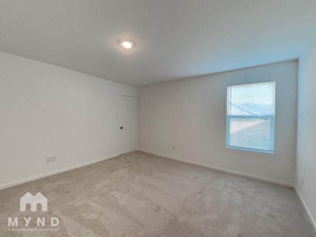Building Photo - 1262 Basswood Dr