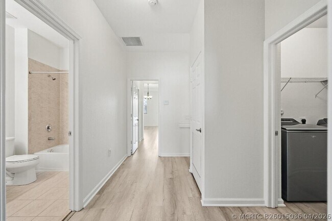 Building Photo - 4501 Mimosa Terrace