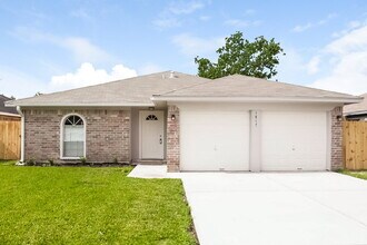Building Photo - 1817 Wren Dr