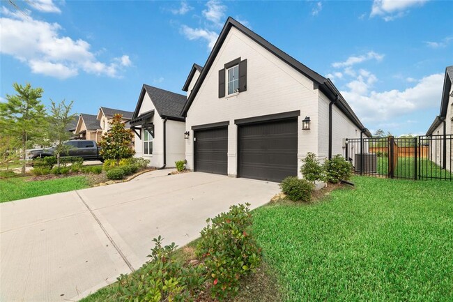 Building Photo - 28266 Emerald Bnd