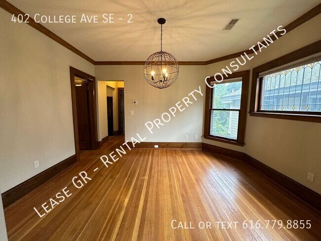 Building Photo - Renovated Two Bedroom in Heritage Hill