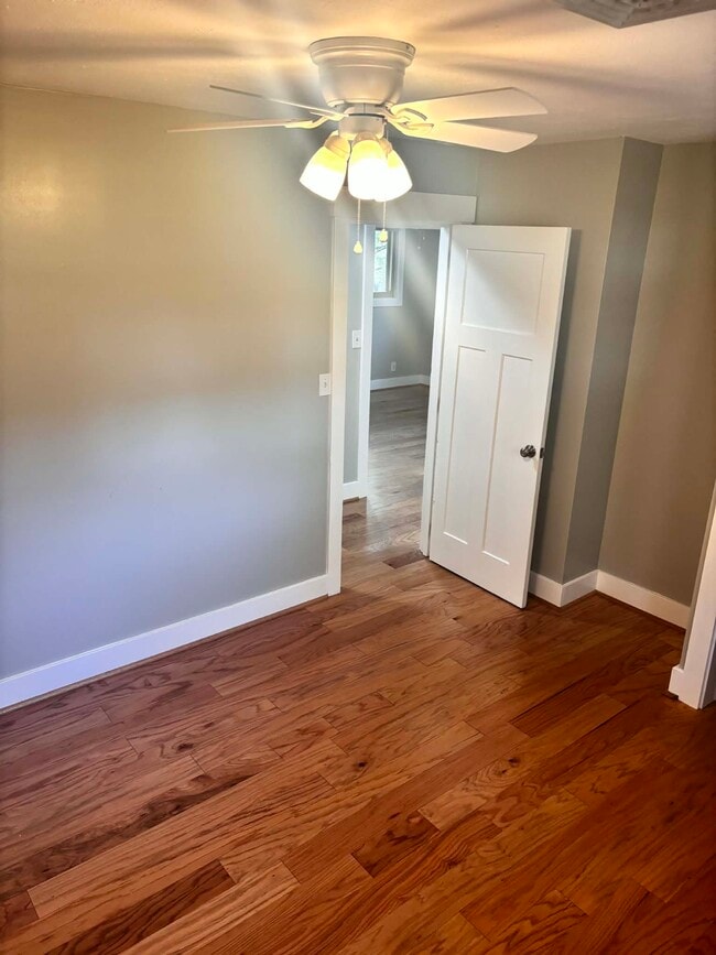 Building Photo - 339 Thole St