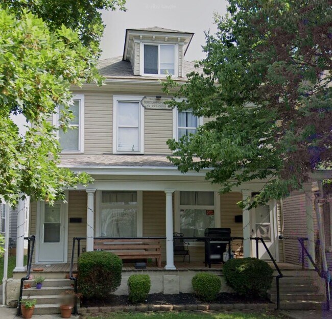 Building Photo - 180 W 8th Ave