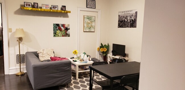 Building Photo - 4232 Spruce St