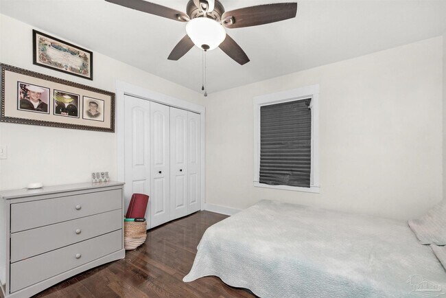 Building Photo - 1800 Foulis Dr