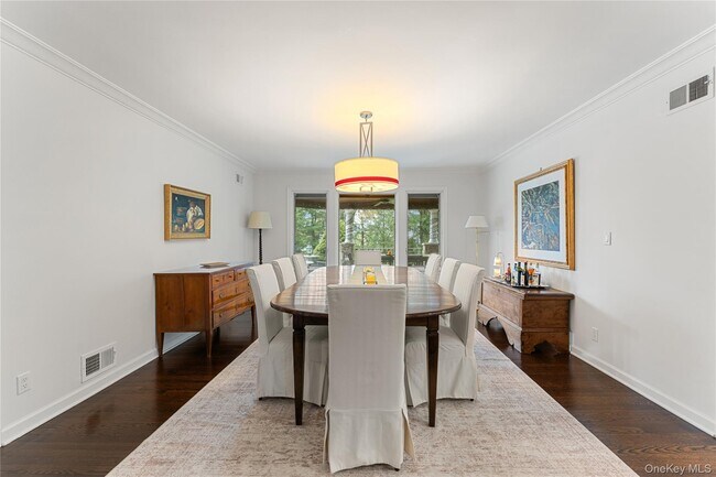 Building Photo - 40 Meadow Rd