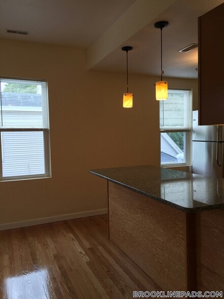 Building Photo - 5 Smythe St